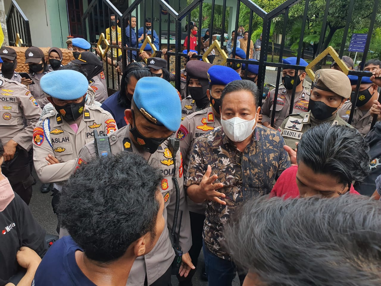 Plt Sekwan Segera Sampaikan Tuntutan Pemuda ke Pimpinan DPRD Makassar